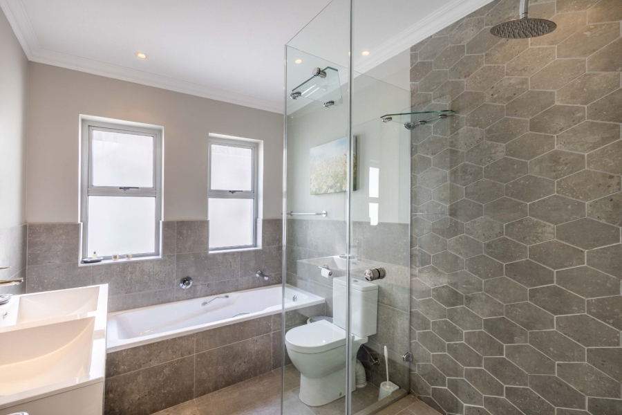 3 Bedroom Property for Sale in Upper Main Street Western Cape